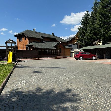 Апартаменты Golden Nest Яблоница Экстерьер фото